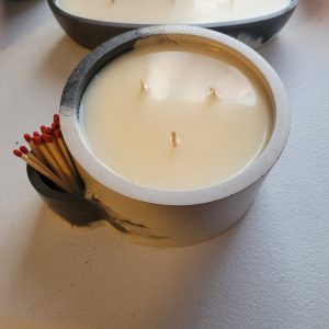 15.5 OZ 3 wick cement black and white marble container with 20 matches